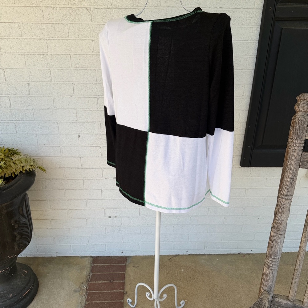 Chico's Black and White Colorblock Summer Sweater